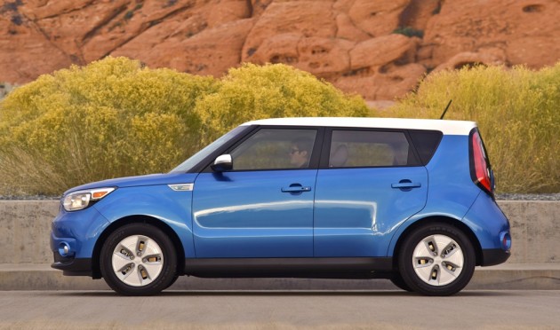 2016 Kia Soul EV side view