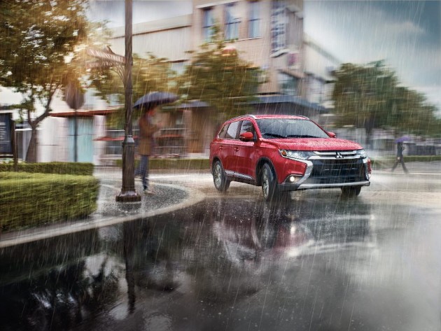 2016 Mitsubishi Outlander rain