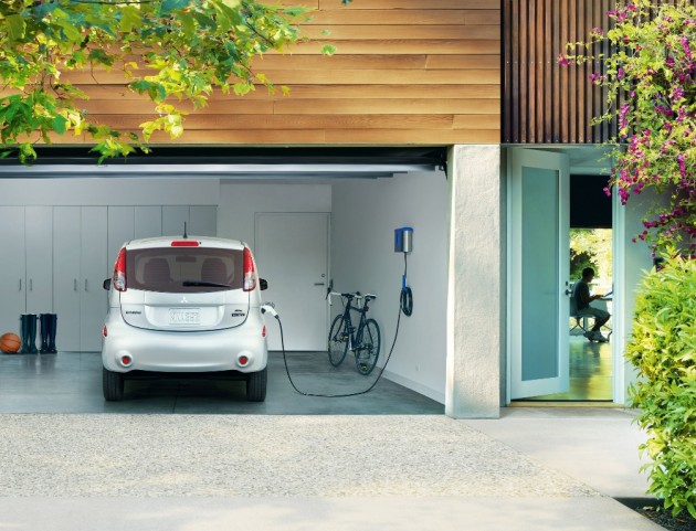 Mitsubishi i-MiEV charging