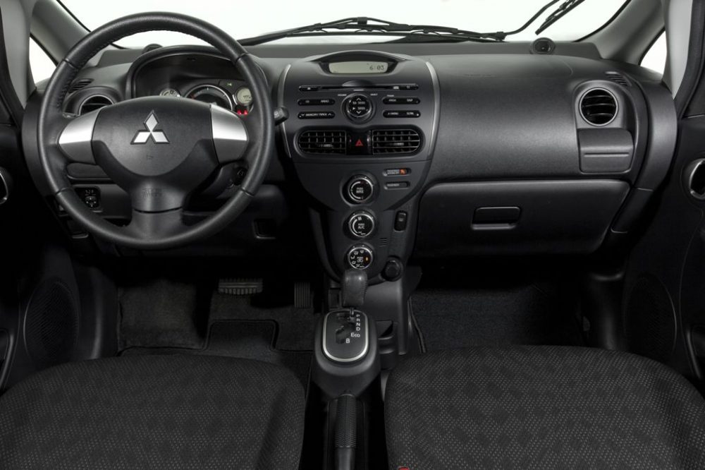 Mitsubishi i-MiEV dash