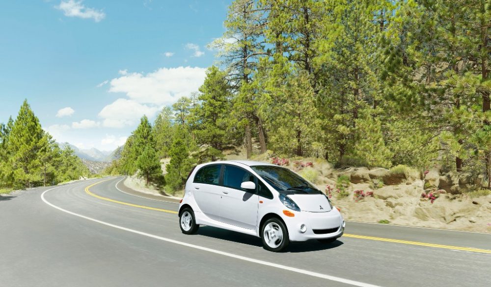 Mitsubishi i-MiEV driving 2