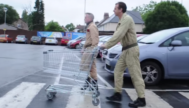 British Fan Builds His Own Ghostbusters Ecto-1 - The News Wheel