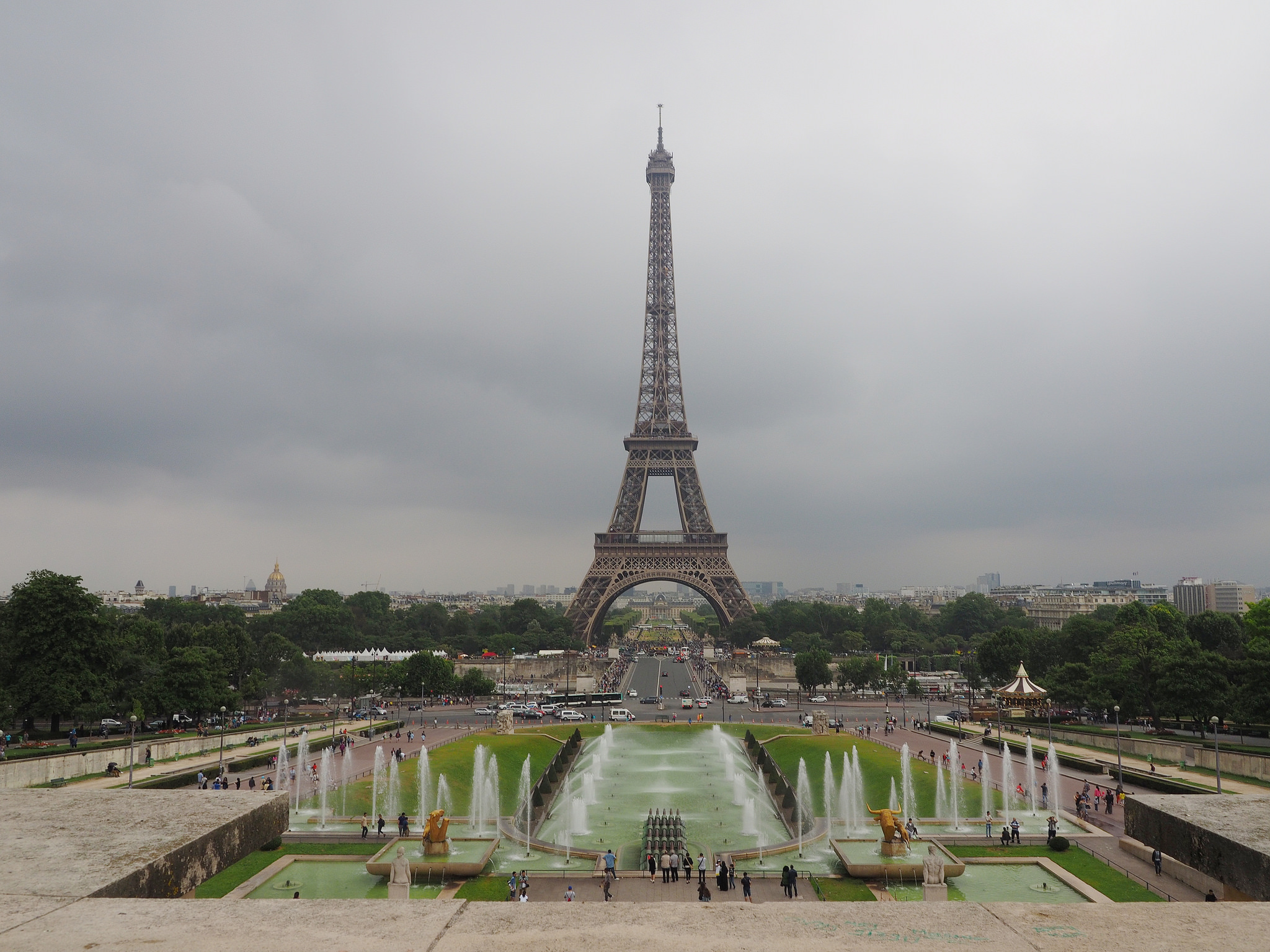 Paris world. Далат Вьетнам Эйфелева башня. Парк Трокадеро во Франции. Площадь Трокадеро у Эйфелевой башни. Табличка площади Трокадеро Париж.