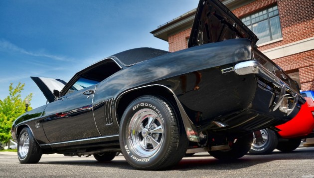 Kendall Jenner From ‘Keeping Up With The Kardashians’ Cruises In 1969 Camaro SS