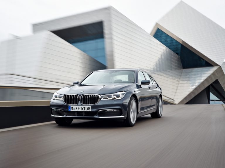 2016 BMW 7 Series Driving