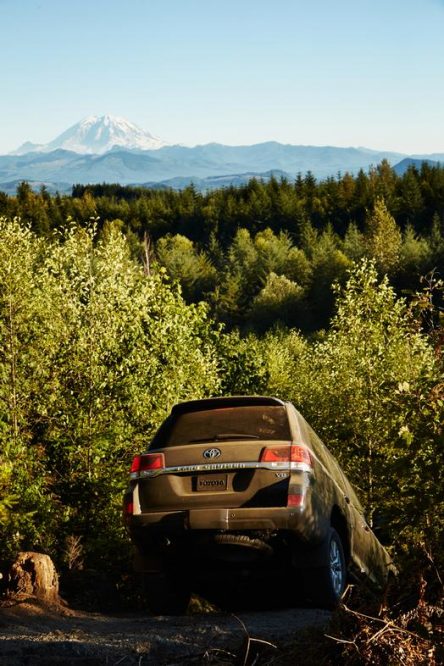 2016 Toyota Land Cruiser