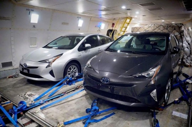 2016 Toyota Prius spy shot (2)