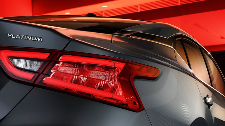 2016-nissan-maxima-gun-metallic-rear-light-floating-roof-large