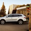 2016_Hyundai_Santa_Fe_Overview_profile