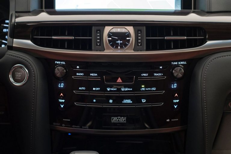 2016 Lexus LX 570 Infotainment