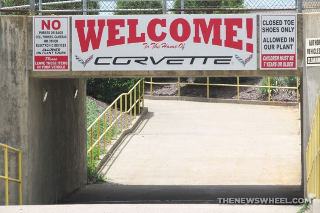 Chevrolet-Corvette-Plant-Tour-Welcome-Tunnel