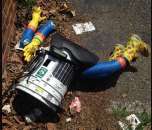 hitchbot destroyed hitchhiking robot