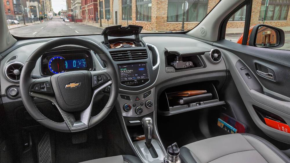 2022 chevy trax interior