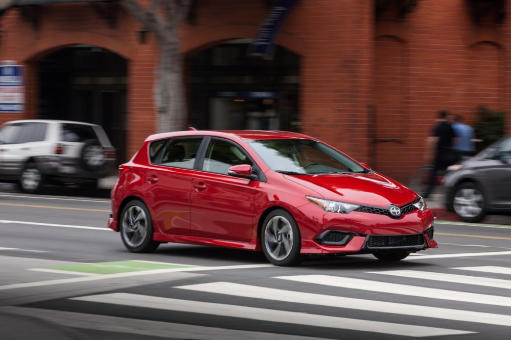 2016 Scion iM overview