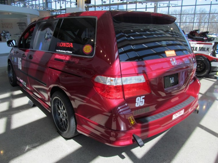 2005 Honda Racing Odyssey van rear end