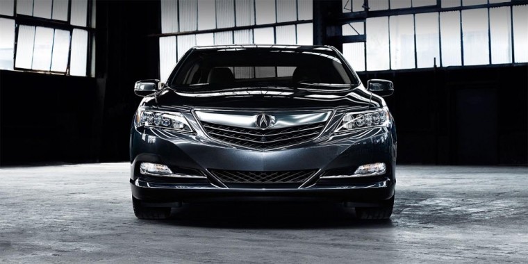 The 2016 Acura RLX comes with a smoked chrome finish for front grille