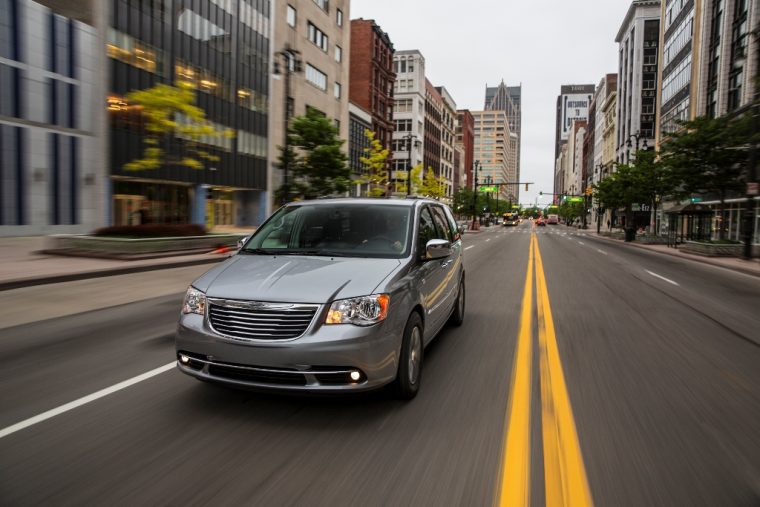 2016 Chrysler Town & Country Driving