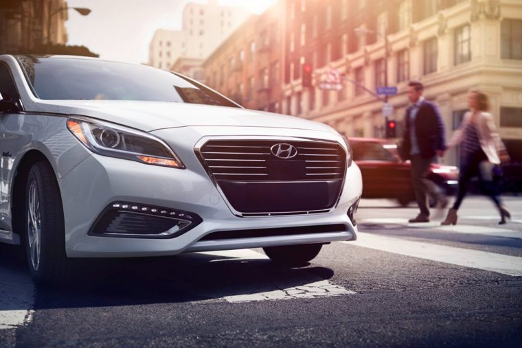 The 2016 Hyundai Sonata Hybrid comes with a 2.0-liter GDI DOHC 16-valve Inline four-cylinder with 38 kW electric motor