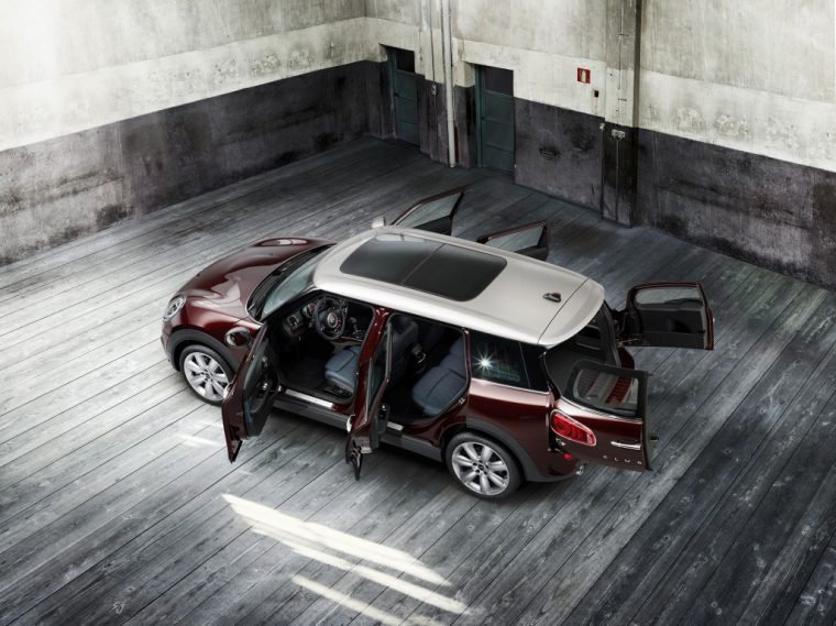 MINI will air a Super Bowl 50 commercial, likely promoting the new MINI Clubman (2)