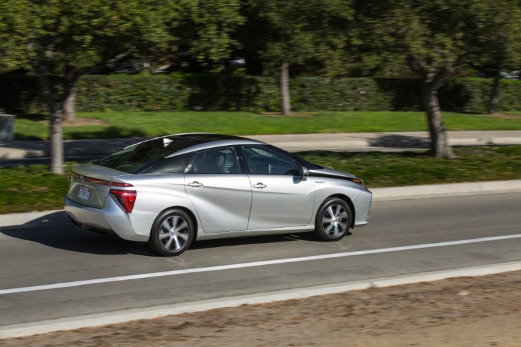 2016 Toyota Mirai overview