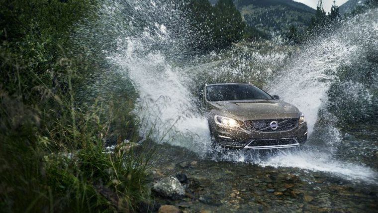 the 2016 Volvo V60 Cross Country features navigation with voice activation