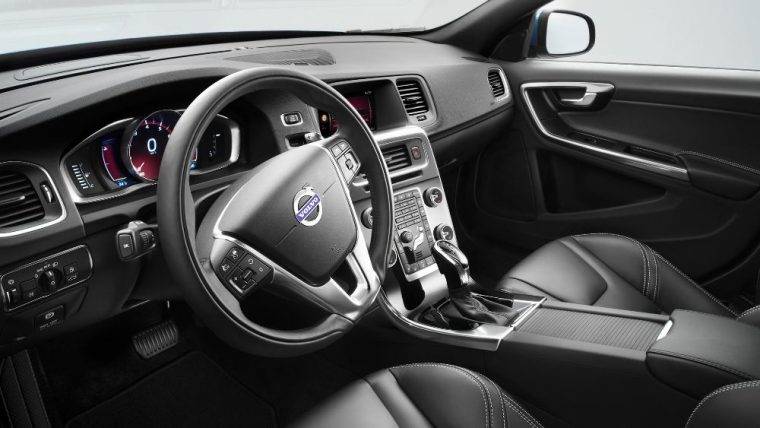 The 2016 Volvo V60 features many great interior technologies.