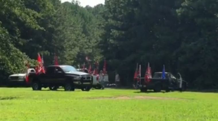 Circle of confederate flag trucks