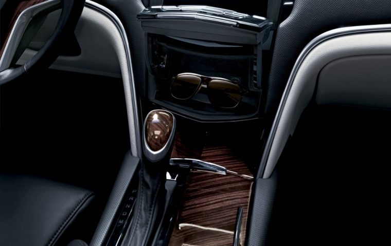 The 2016 Cadillac XTS features a Leather-wrapped shift lever