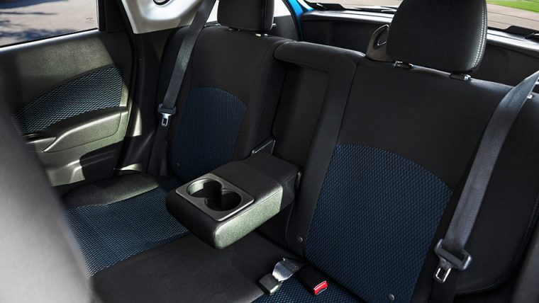 2016 nissan versa seat covers