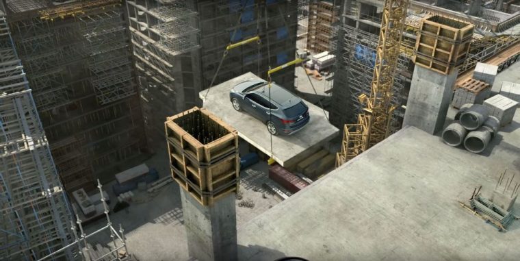 [VIDEO] Hyundai Santa Fe Shows How to Escape from a Construction Site Unharmed