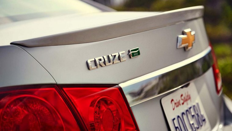 The 2016 Chevrolet Cruze Limited comes standard with a Ecotec 1.8-liter DOHC engine