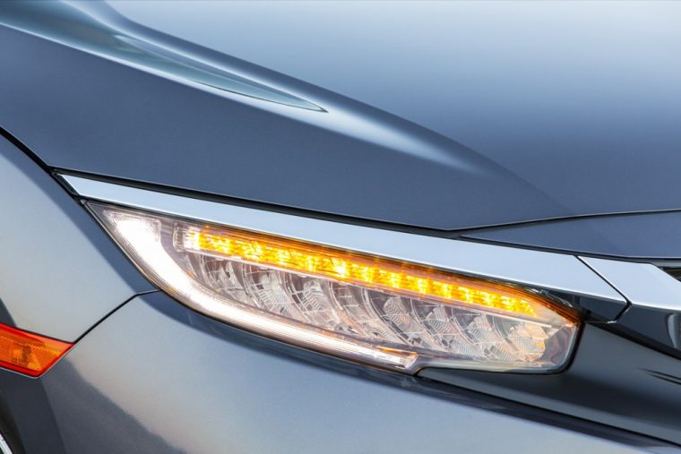 Automatic halogen headlights are a standard feature of the 2016 Honda Civic