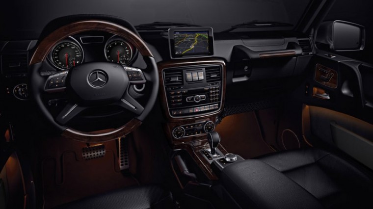 Automatic climate control is a standard feature for the 2016 Mercedes-Benz G-Class