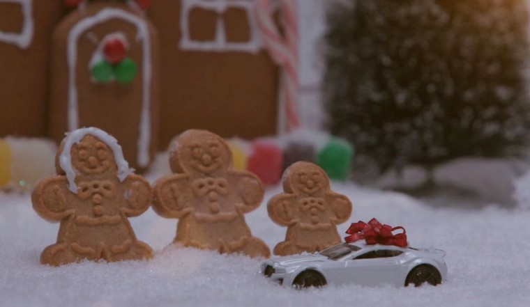 Hot Wheels video commercial gingerbread house