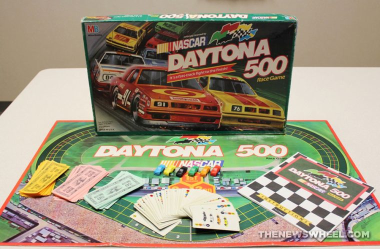 NASCAR Daytona 500 1990 board game review components