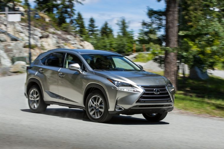 2015_Lexus_NX_200t_006