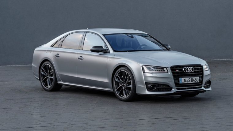 A close look at the features and specs of the 2016 Audi S8 Plus