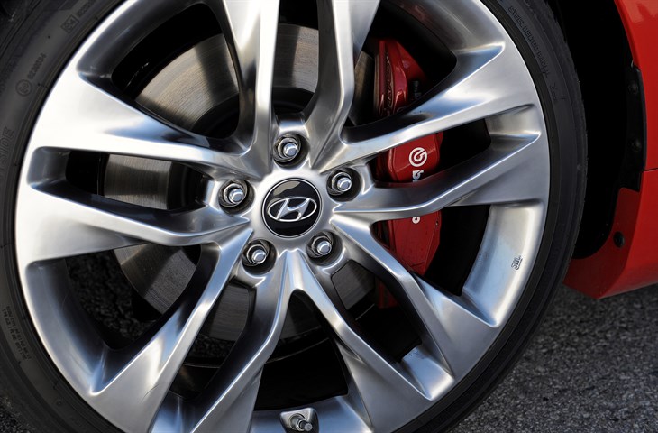 2016 Hyundai Genesis Coupe  model overview wheel