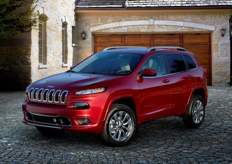 2016 Jeep Cherokee Overland Front End