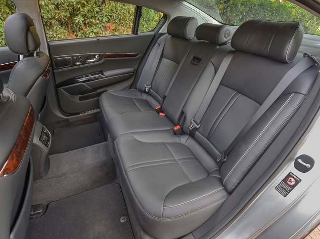 2016 Kia K900 Premium Back Seats