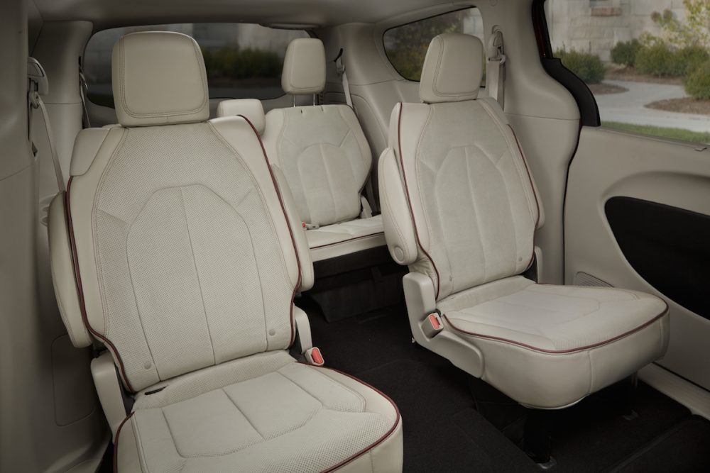 2017 Chrysler Pacifica Backseats