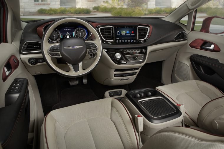 2017 Chrysler Pacifica Dashboard Design