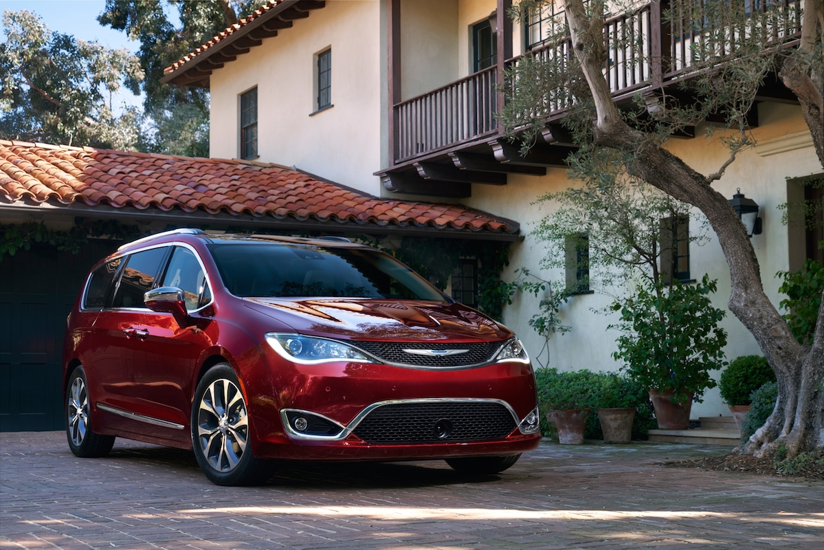 2017-chrysler-pacifica-receives-coveted-spot-on-wards-10-best-user