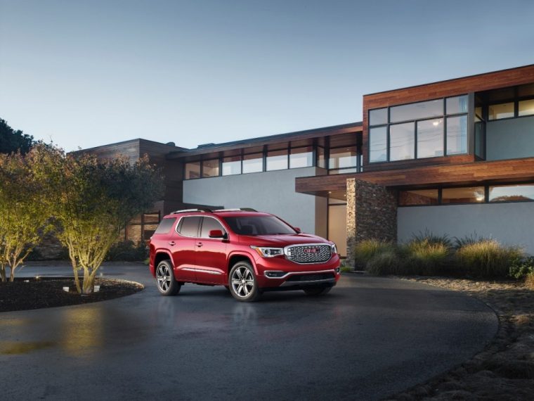 GMC has unveiled the new mid-size 2017 Acadia at the Detroit Auto Show