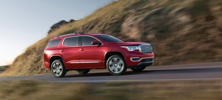 GMC has unveiled the new mid-size 2017 Acadia at the Detroit Auto Show