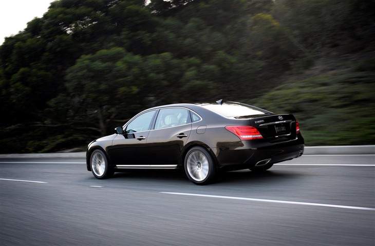 2016 Hyundai Equus model overview side exterior