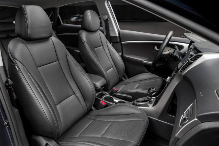 2016 Hyundai Elantra GT Overview seats