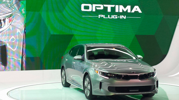 2017 Kia Optima Plug-In Hybrid Debut