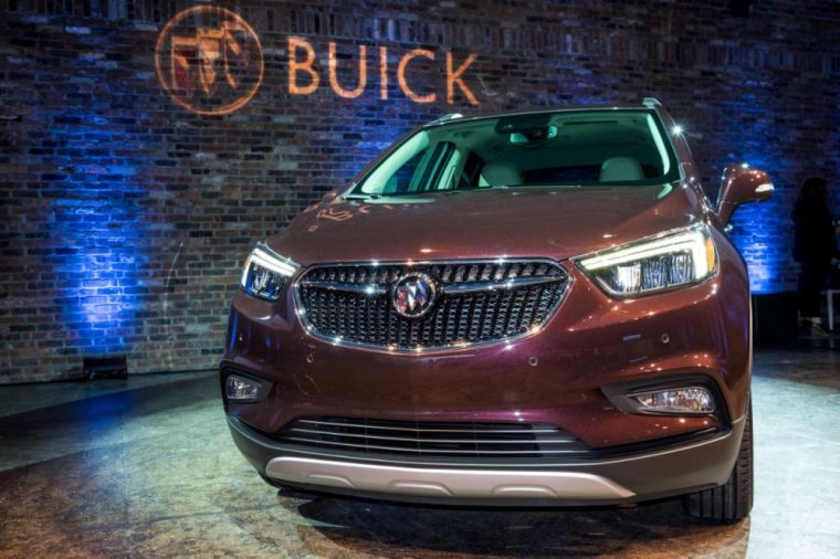 Buick has recently disclosed details about the upcoming 2017 Buick Encore, and besides offering a redesigned exterior, it will also be compatible with Apple CarPlay and Android Auto