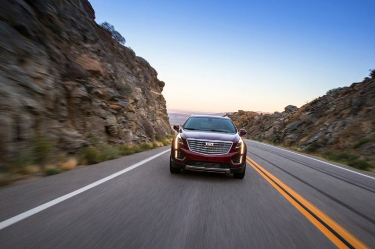 The new 2017 Cadillac XT5 will be replacing the popular SRX crossover and the XT5 comes with an elegant interior, good fuel economy, and weighs quite a bit less